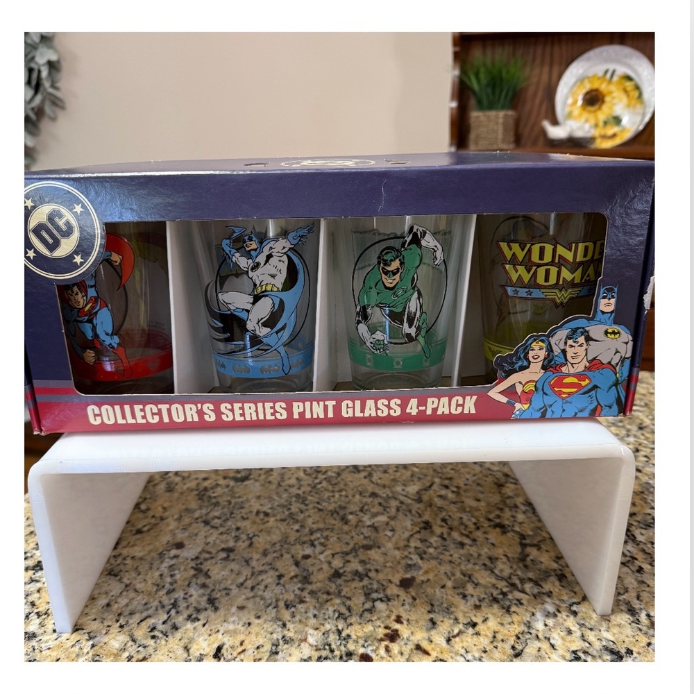 Vintage- DC Heroes Pint Glass Set - Red, Blue, Green, Yellow